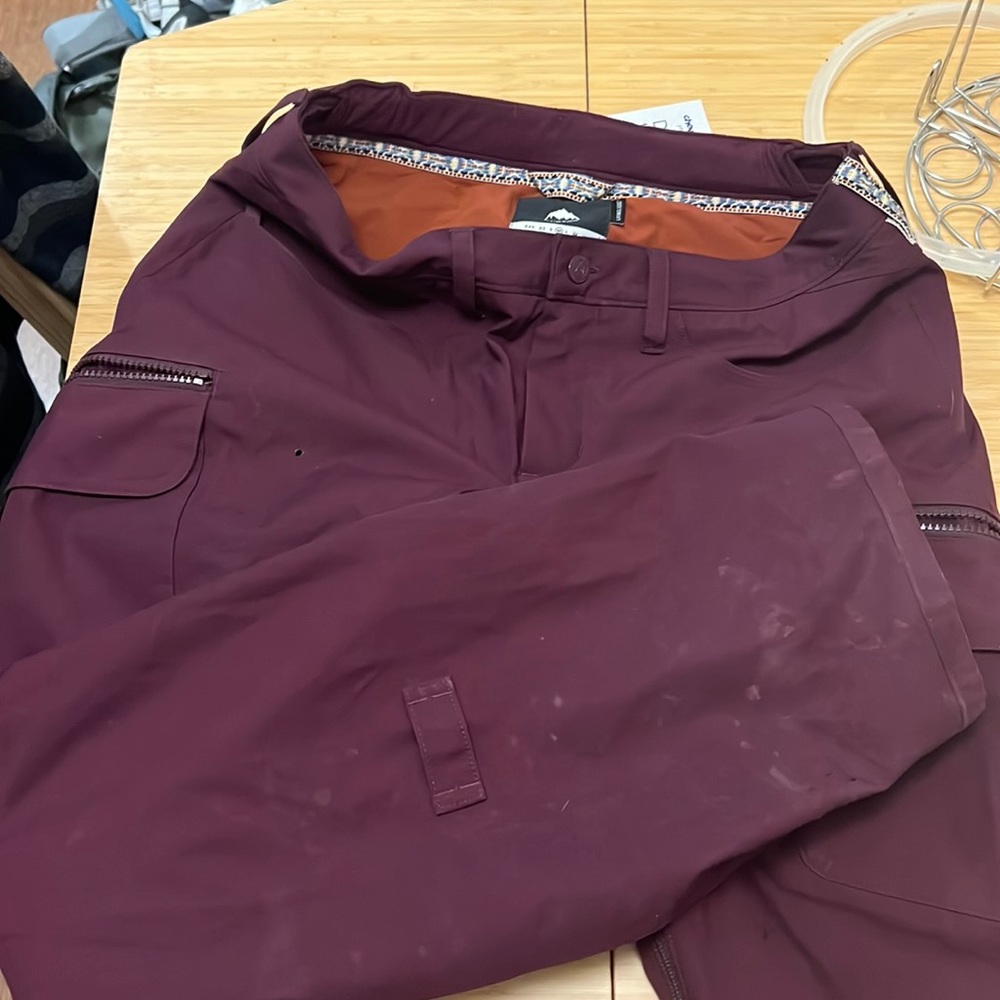 Women’s size medium burton ski pant